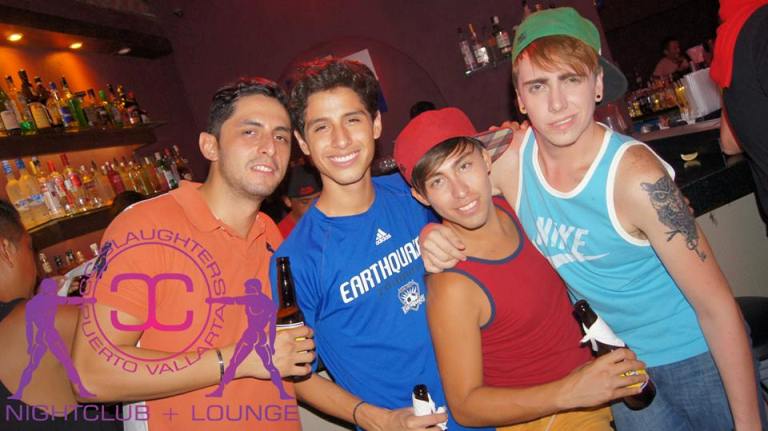 clubs bar Laredo gay Wilison recommend Gay hollywood women